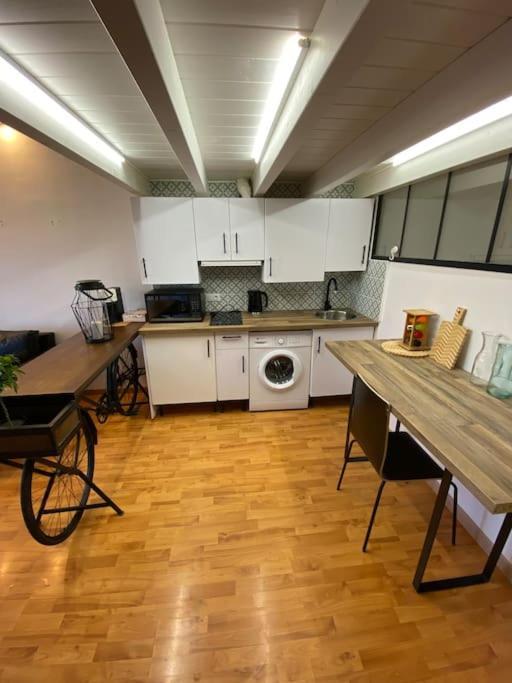 ベナルマデナKlimatyczny Loft I Egzotyczny Basenアパートメント エクステリア 写真